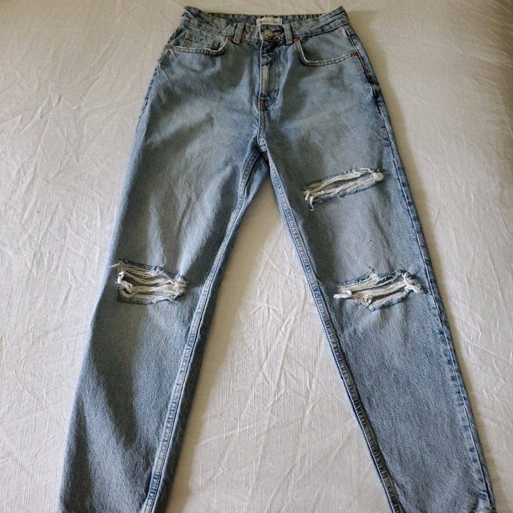 ZARA Mom Ripped Jeans - Picture 2 of 6